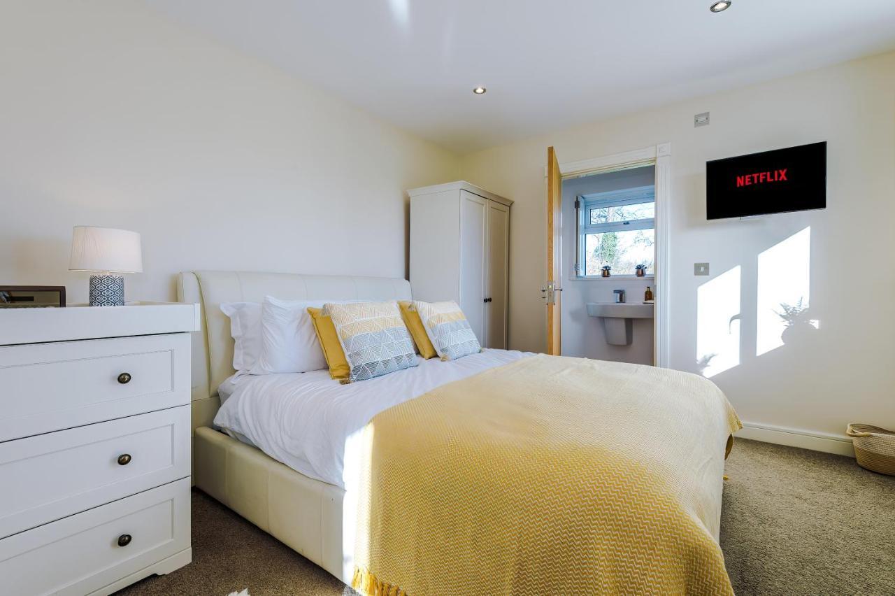 "Woodlands" By Greenstay Serviced Accommodation - Luxury 3 Bed Cottage In North Wales With Stunning Countryside Views & Parking - Close To Glan Clwyd Hospital - The Perfect Choice For Contractors, Business Travellers, Families And Groups Bodelwyddan Zewnętrze zdjęcie