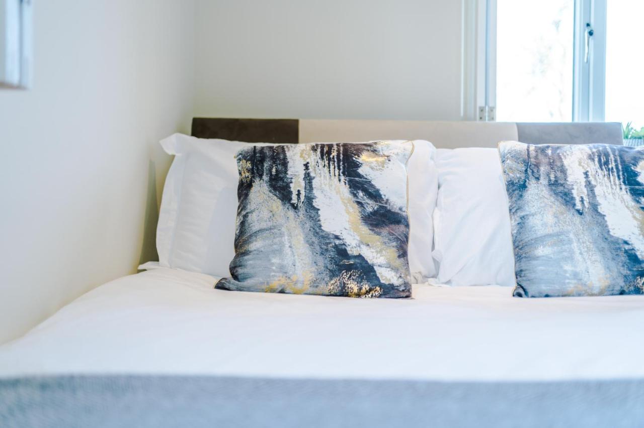 "Woodlands" By Greenstay Serviced Accommodation - Luxury 3 Bed Cottage In North Wales With Stunning Countryside Views & Parking - Close To Glan Clwyd Hospital - The Perfect Choice For Contractors, Business Travellers, Families And Groups Bodelwyddan Zewnętrze zdjęcie